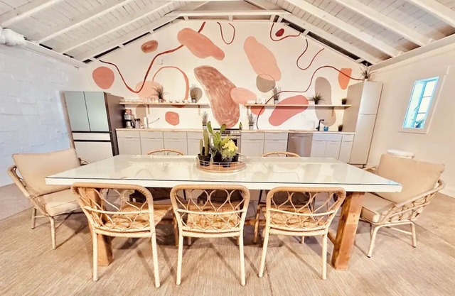 The Nordic Haven ATL - HOT TUB - 7 bedroom - 5000 sq ft - Near Beltline