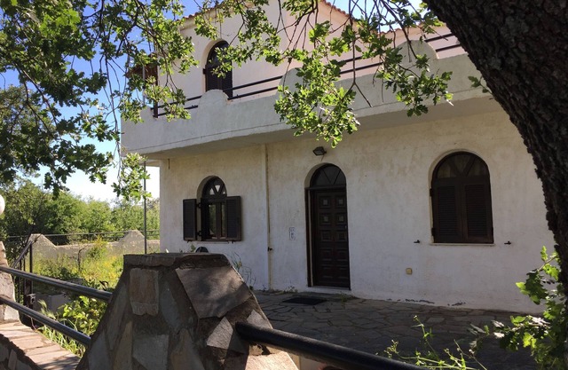 The Oak House is located in a quiet environment, with panoramic sea view