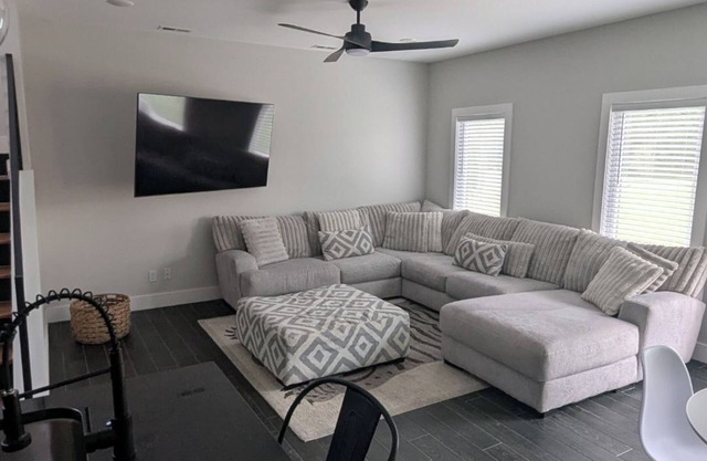 The Oaks of London Townhome