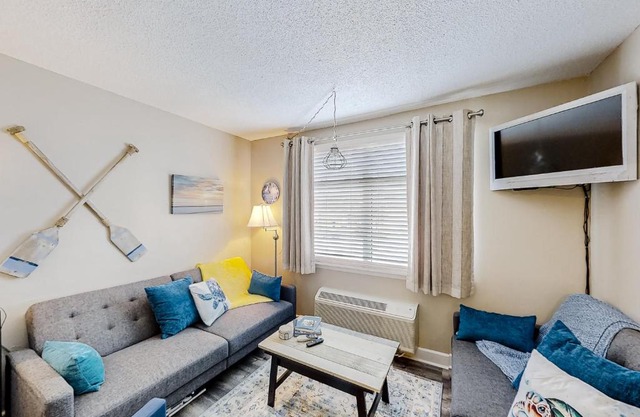 The Oceanfront Litchfield Inn 251