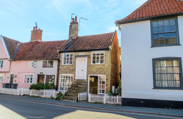The Old Custom House - sleeps 2 guests in 1 bedroom