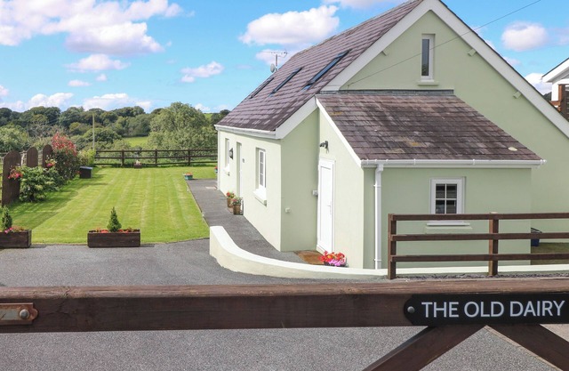 THE OLD DAIRY, pet friendly, character holiday cottage in Maenclochog
