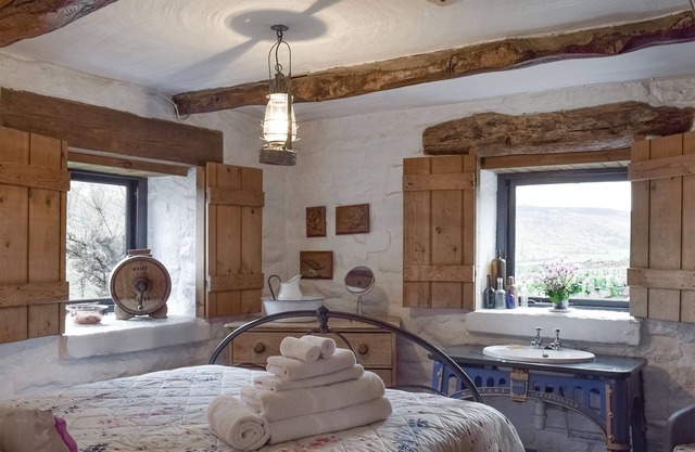 THE OLD SHEAF STORE - KYZ