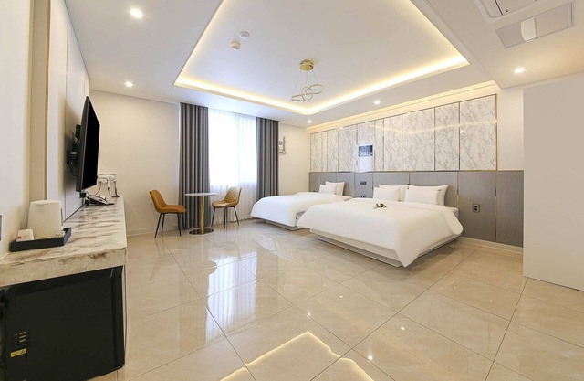 The One Business Hotel