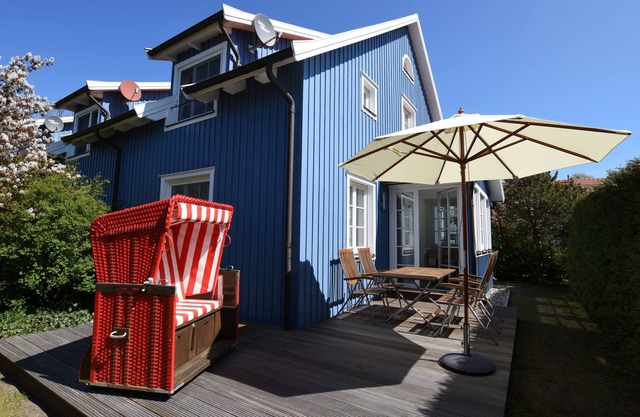 THE OTHER HOLIDAY APARTMENT modern stylish furnishings ideally located - ground floor