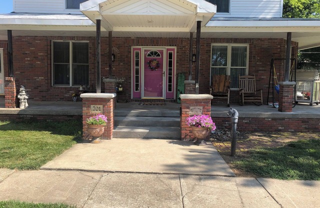 "The Oz experience at Kelly's House".nThere's no place like home!