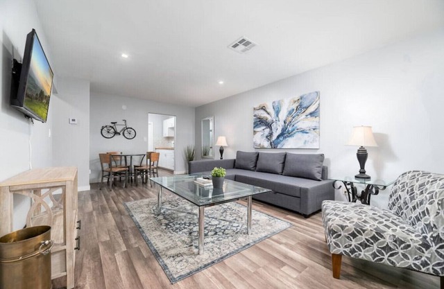 The Palms @ Middle River Terrace #2 RENOVATED!