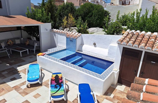 The perfect location for a relaxing and luxurious holiday with family & friends.