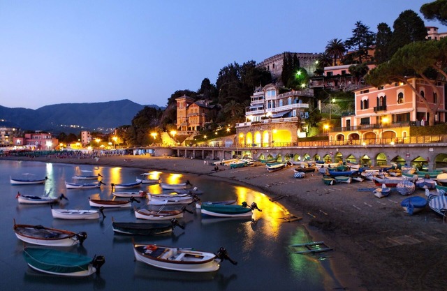 The Perfect beach escape! A lovely villa on the beach promenade. - Villa Celeste