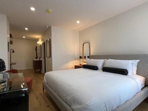 The Phenix, Historic DTWN Hotel, Market Square View, King Bed, Room # 400