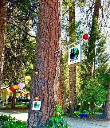 The Pines Inn and Cottages