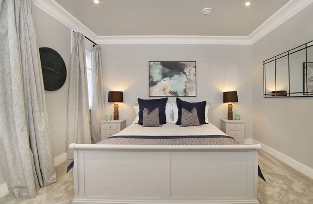 The Presidential Suite, with Parking. - sleeps 4 guests in 2 bedrooms