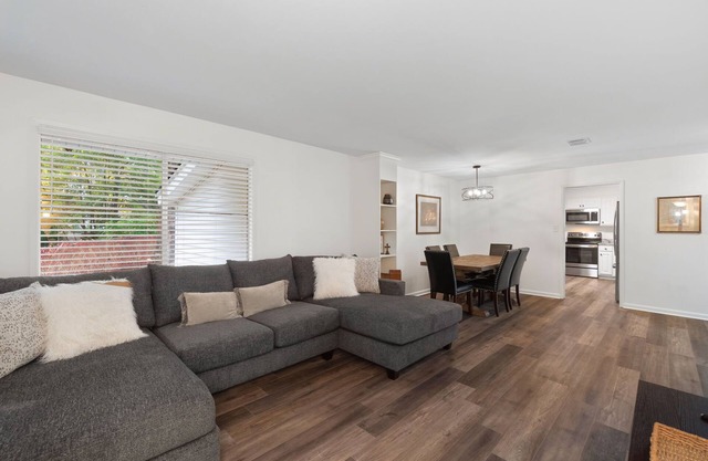 The Prince George House/Midtown Home/Close to Forest General Hospital & USM!