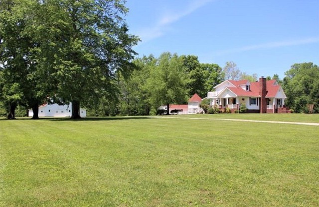 The Red Fox Inn by Cummins Falls/Baxter/Cookeville