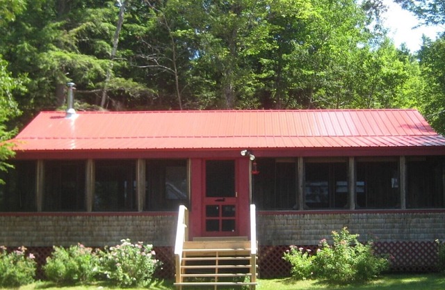 The Red Roof Cabin on Lake Pocomoonshine