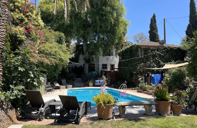 The Redlands Guesthouse: Historic District/Pool