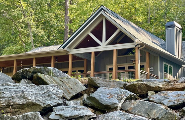 The Rest. Spacious 5 bedroom home with beautiful amenities in tranquil Warne,NC