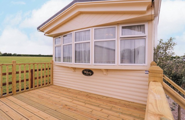 THE RICHMOND, pet friendly, with a garden in St. Osyth