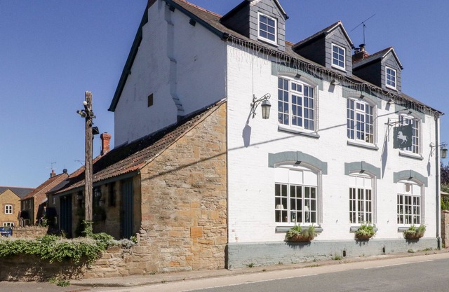 THE ROPE HOUSE, pet friendly, luxury holiday cottage in Crewkerne