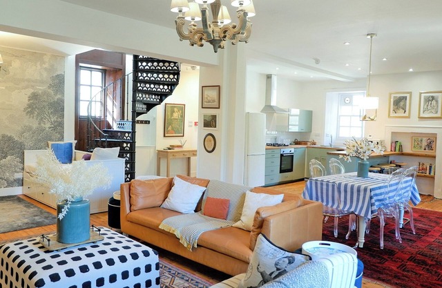 The Royal Apartment - UK31086