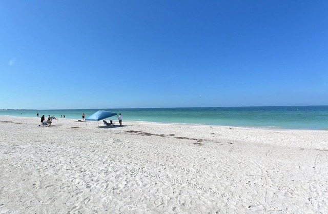 The S 2b 2 Bedroom Villa by RedAwning