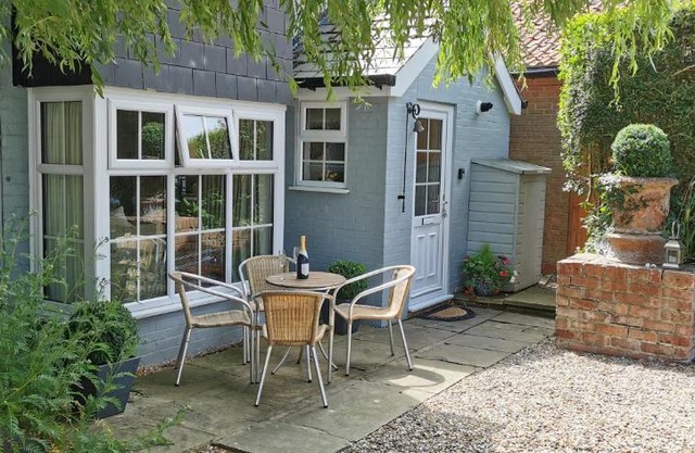 The Saddlery Holiday Cottage - Near Wolds And Coast