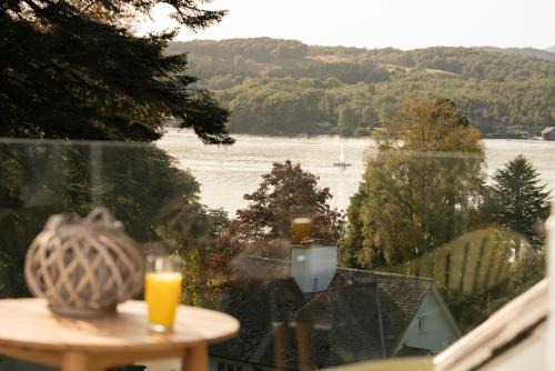 The Sanctuary with stunning Lake Views