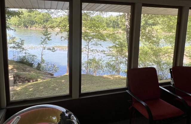 The Secluded Current River Getaway!! - Doniphan!