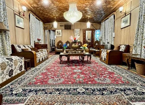 The Showkat group of houseboats