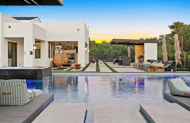 The Showstopper Luxury Villa - Sleeps 22