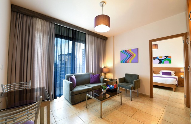 The Smallville Xpress Hotel