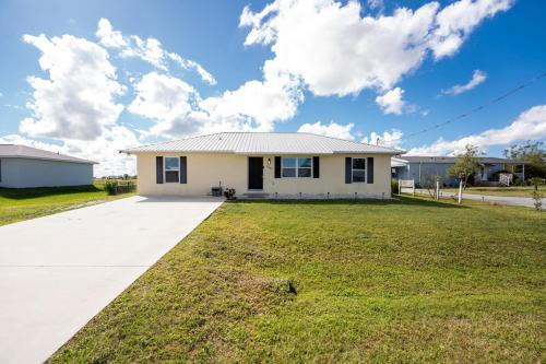 The Spacious Florida Oasis