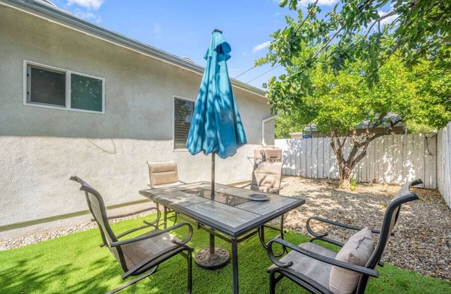 The Stay on Hart Residence