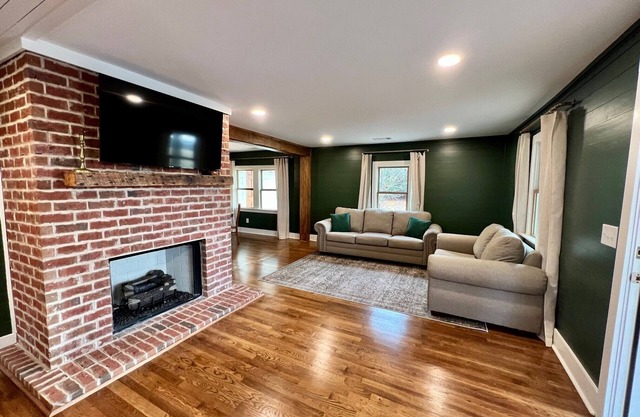 The Storey Place - fully restored 2 br/2 bth. Peaceful & Serene Farmstead.