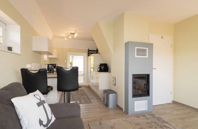 The thatched clinker house is located in the dunes of Hörnum