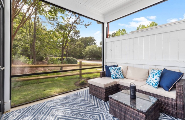 The Townes #2209 Beautifully Decorated Townhome in Barefoot