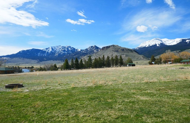 THE TROUT HAVEN/MOUNTAIN VIEW at Yellowstone
