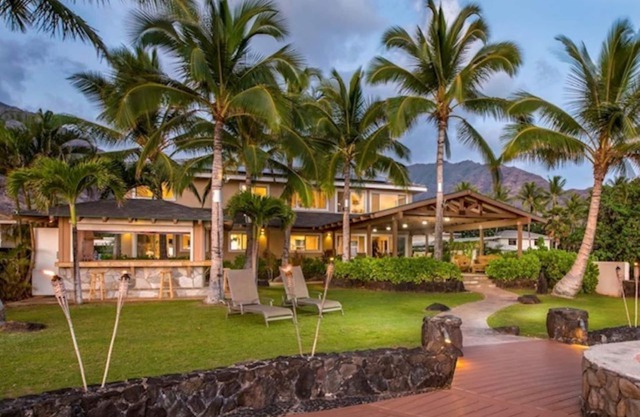 The Turtle House, a 5 Bedroom Oceanfront Villa!