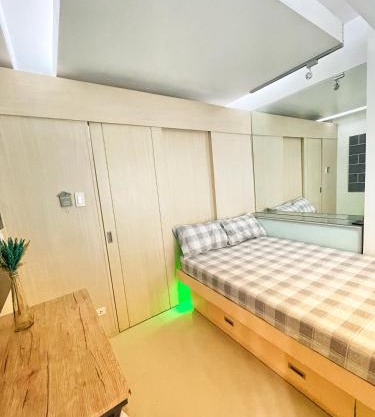 The Urban Cabin