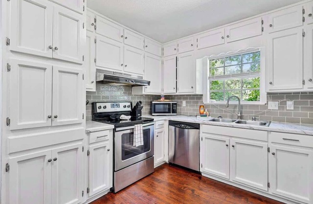 The Vista Villa - A Poolside Paradise