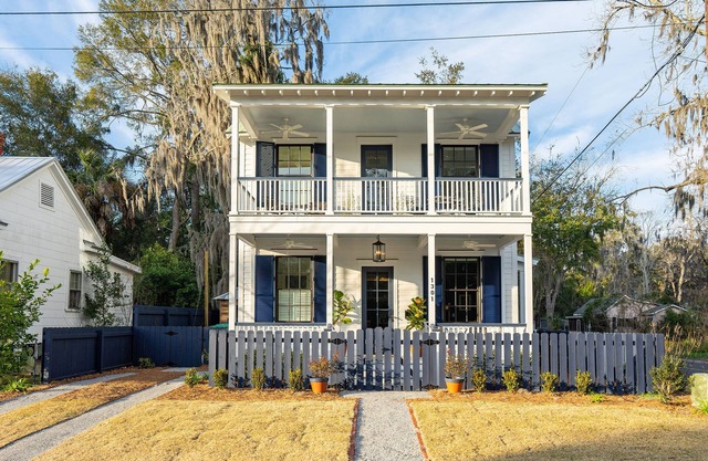 The Washington in Historic Downtown Beaufort