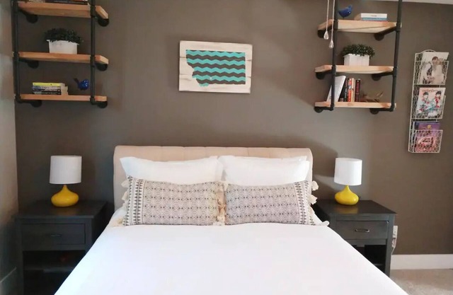 The Westside Nest - Cozy and Convenient!