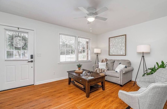 "The White House" 10/10 location!