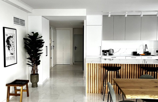 The White Marble, Spacious 4BR/2BA apartment in Paleo Faliro