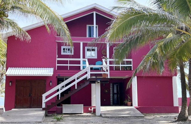 The Whole Hibiscus - Pool & Ocean Front!