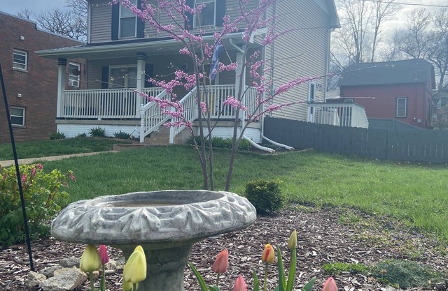 The Woodland Gateway: minutes to everything and family friendly!