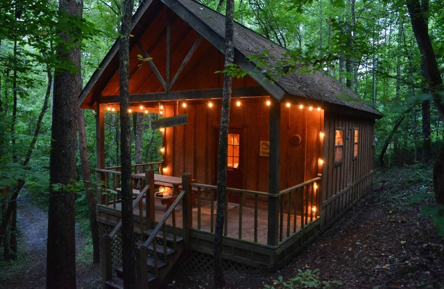 The Woodsman Cabin at Starr Mountain Retreat
