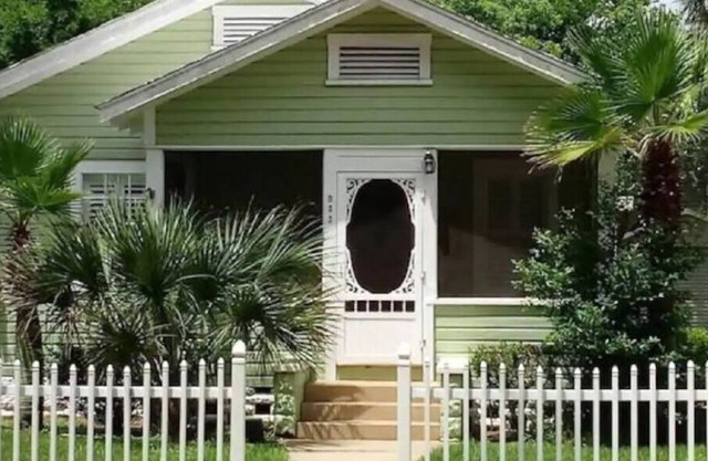 "The WOW COTTAGE" ~ The LEGENDARY Can't-Miss Experience in Historic Mount Dora!