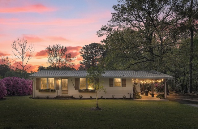 The Wrenn’s Nest - Quaint National Forest Getaway