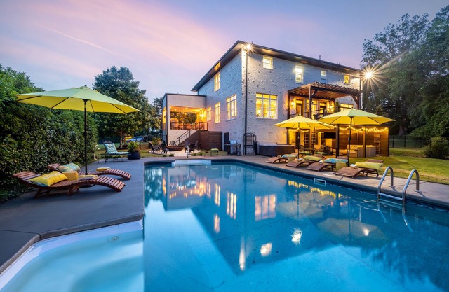 The Wright Place-Private Country Estate 25/min to DT G-Ville. Pool/Hottub!